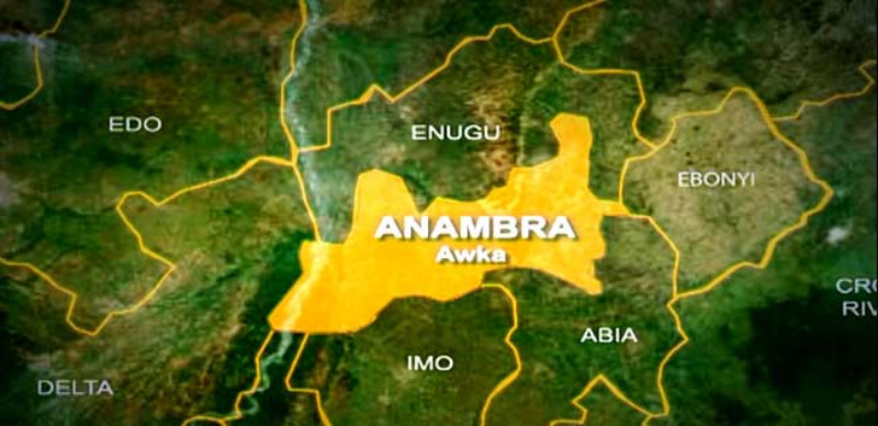 Hoodlums Attack Anambra Vigilante Office, Set Five Vehicles Ablaze