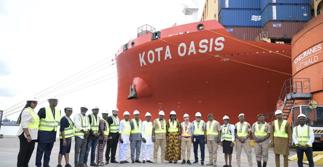 onne terminal hosting lng vessel