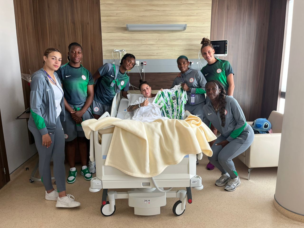 Nigeria falcons visiting a bayana star