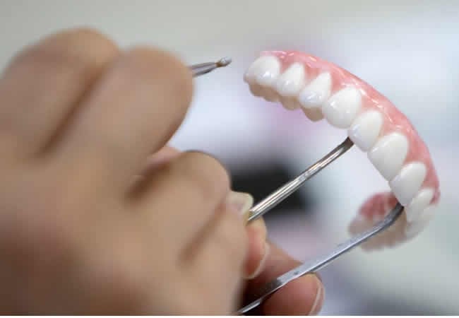 Nigerians urged to avoid dangerous oral practices — Dental association