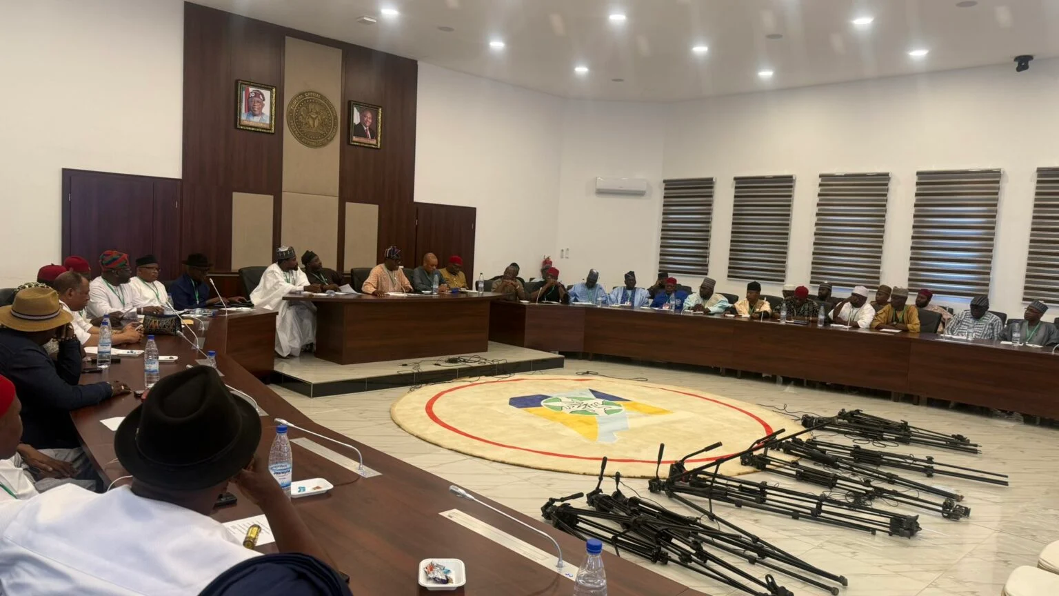 Factional PDP elders pledge loyalty to party leadership